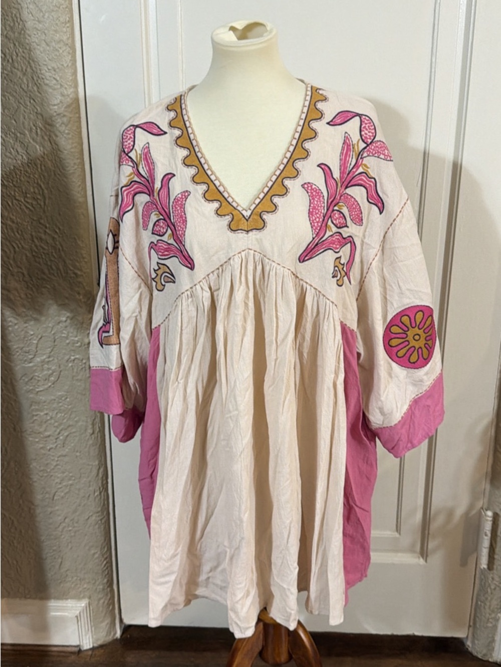 MWT Boho Embroidered V-Neck Tunic Top in Pink and Cream